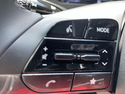 New 2025 Hyundai Elantra Sport image 18