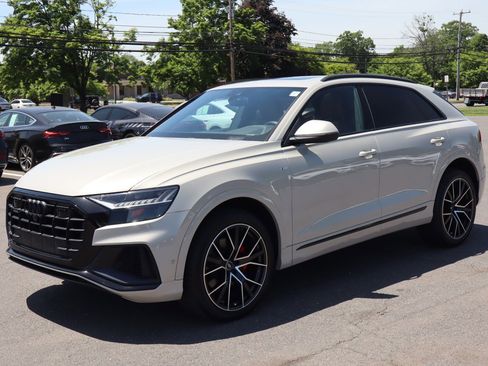 Used 2022 Audi Q8 Premium Plus w/ Premium Plus Package AWD/4WD image 1