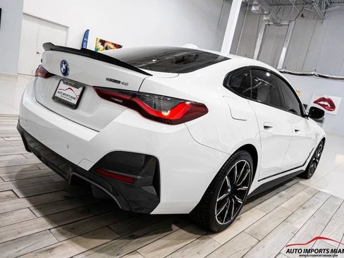 Used 2022 BMW i4 eDrive40 w/ M Sport Package image 31