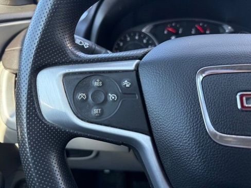 Used 2022 GMC Terrain SLE w/ Driver Convenience Package image 15