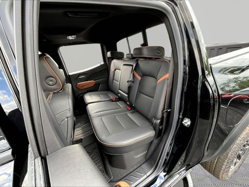 New 2026 GMC Canyon AT4 w/ Technology Plus Package AWD/4WD image 18