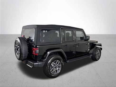 Used 2024 Jeep Wrangler Unlimited Sahara w/ Technology Group AWD/4WD image 7
