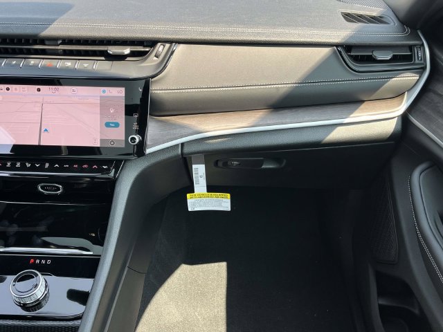 New 2026 Jeep Grand Cherokee Limited w/ Limited Altitude Package RWD image 16