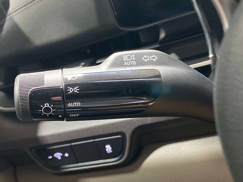 New 2026 Kia Carnival EX FWD image 23