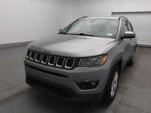 Used 2018 Jeep Compass Latitude FWD image 15