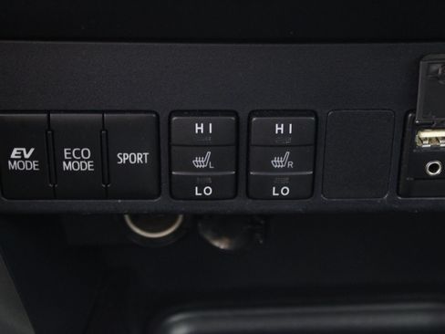 Used 2017 Toyota RAV4 Limited w/ Advanced Technology Package AWD/4WD image 23