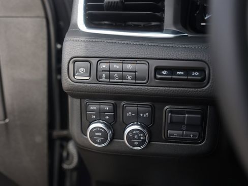 Used 2023 GMC Yukon XL Denali w/ Max Trailering Package image 18