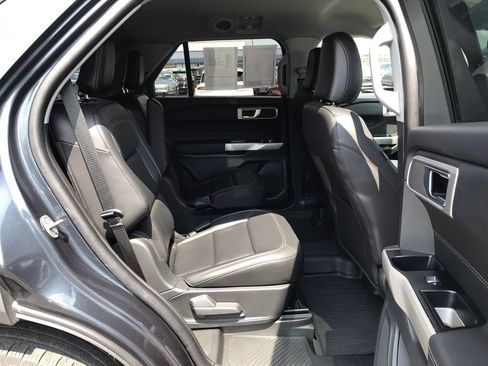 Used 2024 Ford Explorer XLT w/ Equipment Group 202A AWD/4WD image 16