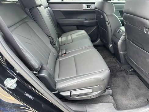 Used 2025 Hyundai Santa Fe SEL AWD/4WD image 9