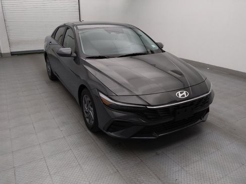 Used 2024 Hyundai Elantra SEL FWD image 13