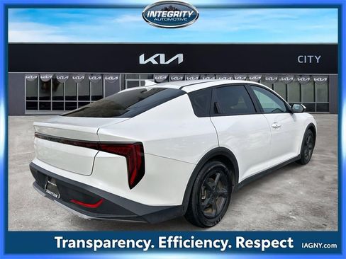 Used 2025 Kia K4 LXS image 4