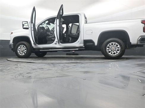 Used 2024 Chevrolet Silverado 2500 LTZ w/ LTZ Convenience Package image 55