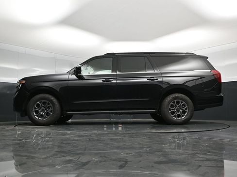 Used 2025 Ford Expedition Max Active AWD/4WD image 51