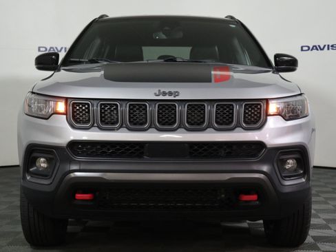 Used 2023 Jeep Compass Trailhawk image 13
