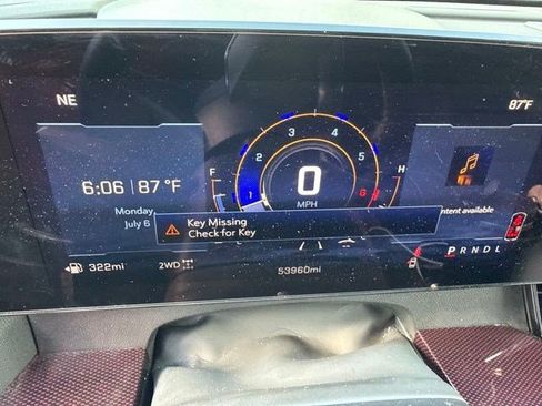 Used 2024 Chevrolet Traverse Z71 w/ Enhanced Driving Package AWD/4WD image 9