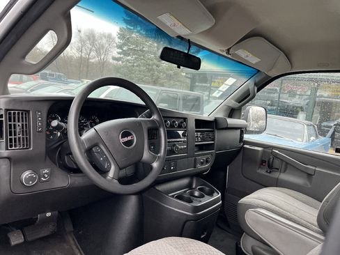 Used 2017 GMC Savana 2500 image 7