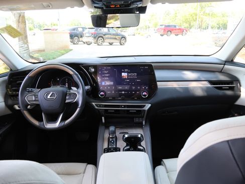Used 2023 Lexus RX 350 AWD w/ Accessory Package (Z1) image 17