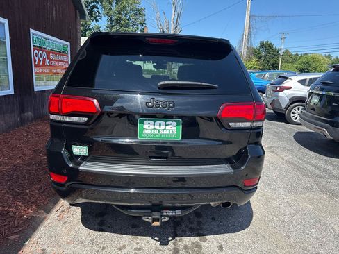 Used 2020 Jeep Grand Cherokee Altitude AWD/4WD image 7