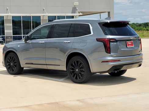 Used 2022 Cadillac XT6 Premium Luxury w/ Platinum Package AWD/4WD image 7