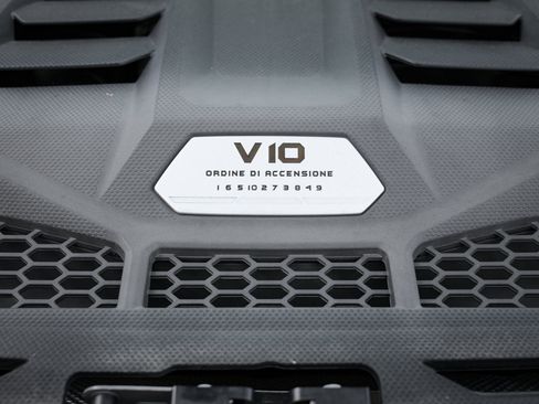 Used 2021 Lamborghini Huracan EVO RWD image 30