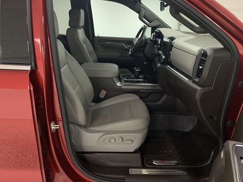 Used 2023 Chevrolet Silverado 1500 LTZ AWD/4WD image 23
