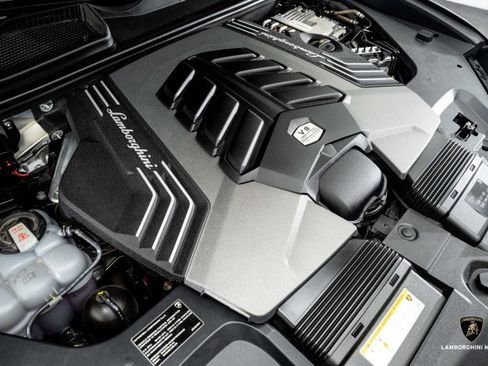 Used 2024 Lamborghini Urus S image 5