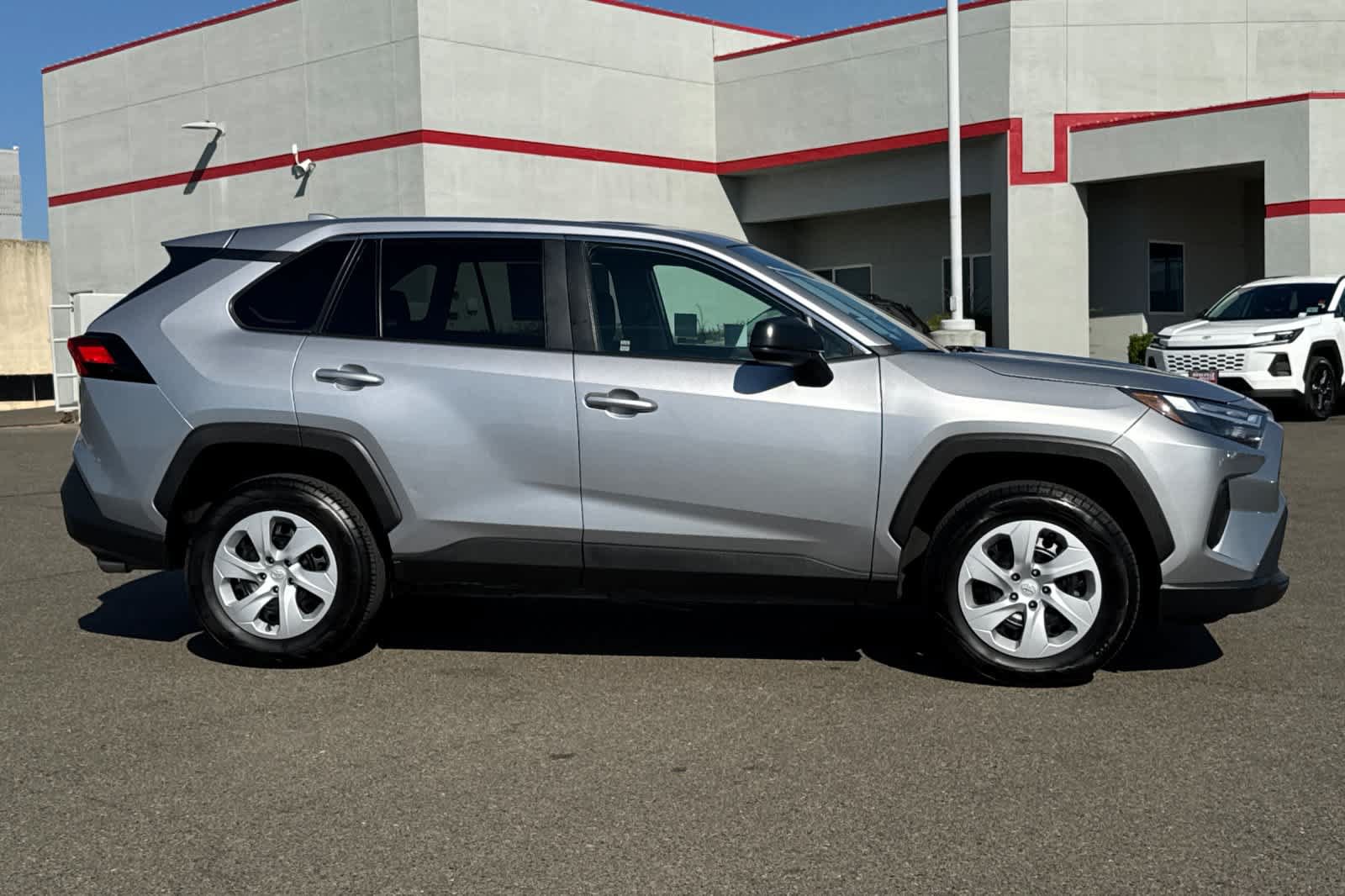 Certified 2024 Toyota RAV4 LE AWD/4WD image 6