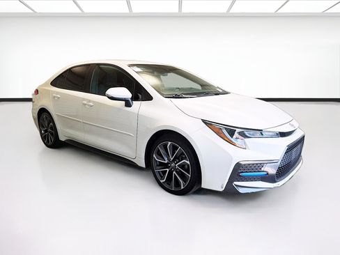 Used 2021 Toyota Corolla SE FWD image 3