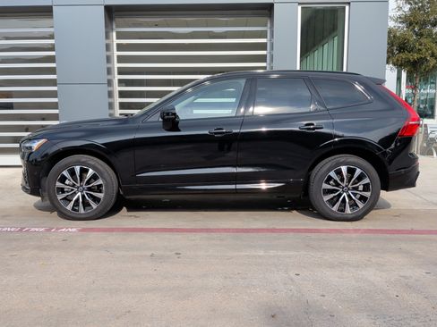 Used 2025 Volvo XC60 B5 Plus image 7