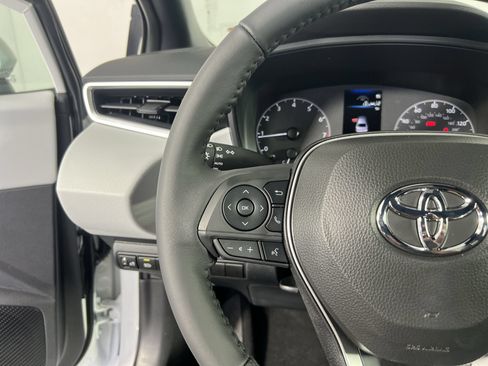 Used 2024 Toyota Corolla SE w/ SE Premium Package FWD image 18