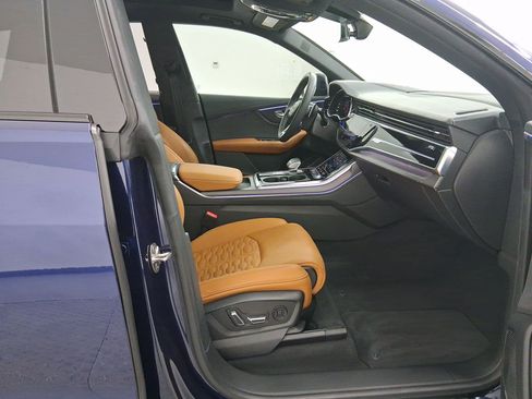 Used 2024 Audi RS Q8 image 34