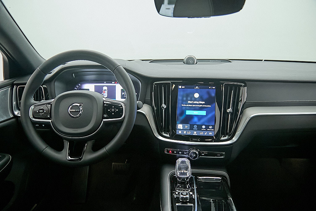 Certified 2024 Volvo S60 T8 Ultimate w/ Climate Package AWD/4WD image 27