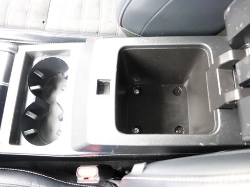 Used 2024 Mitsubishi Outlander AWD image 47