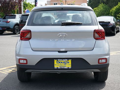 Used 2025 Hyundai Venue SEL image 6