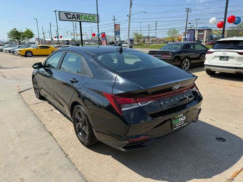 Used 2021 Hyundai Elantra SEL w/ Convenience Package FWD image 8