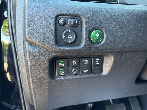 Certified 2025 Honda Ridgeline Black Edition image 9