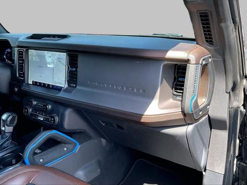Used 2023 Ford Bronco Outer Banks AWD/4WD image 18