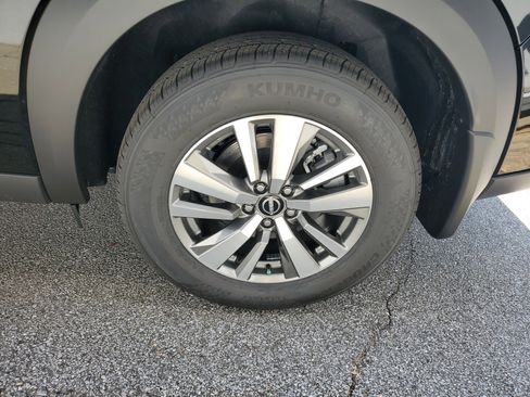 New 2025 Nissan Pathfinder SL image 23