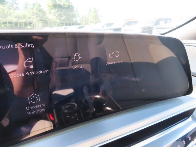 Used 2024 Cadillac Lyriq Sport w/ LPO, Floor Liner Package AWD/4WD image 29