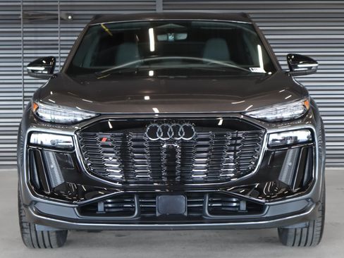 New 2027 Audi SQ6 e-tron Premium Plus AWD/4WD image 12