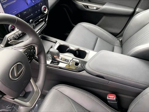 Used 2024 Lexus NX 250 FWD w/ Cold Area Package image 17