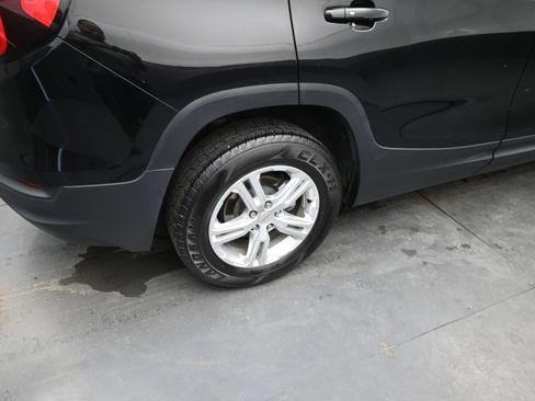Used 2024 GMC Terrain SLE AWD/4WD image 9