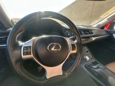 Used 2013 Lexus CT 200h image 41