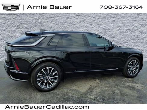 Used 2024 Cadillac Lyriq Sport AWD/4WD image 6