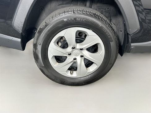 Used 2023 Toyota RAV4 LE AWD/4WD image 11