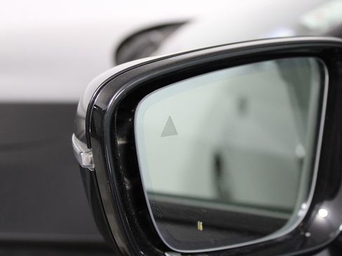 Used 2023 BMW 530e w/ M Sport Package image 47