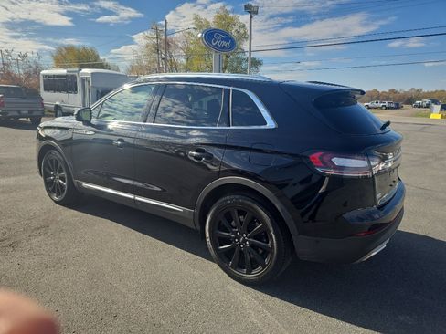 Used 2022 Lincoln Nautilus Reserve w/ Equipment Group 201A image 13