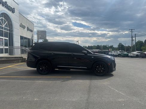 Used 2020 Cadillac XT6 Sport AWD/4WD image 2