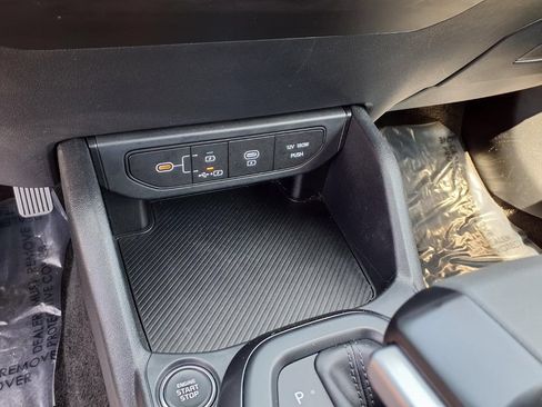 Used 2025 Kia K4 FWD image 20