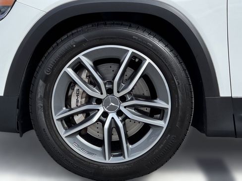 Certified 2022 Mercedes-Benz GLB 35 AMG 4MATIC image 12